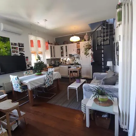 Happy House In N.010025-lt-2727 Génova